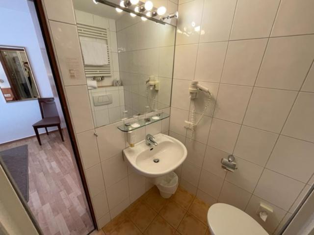 Hotel Ebnet Mutterstadt Eksteriør billede