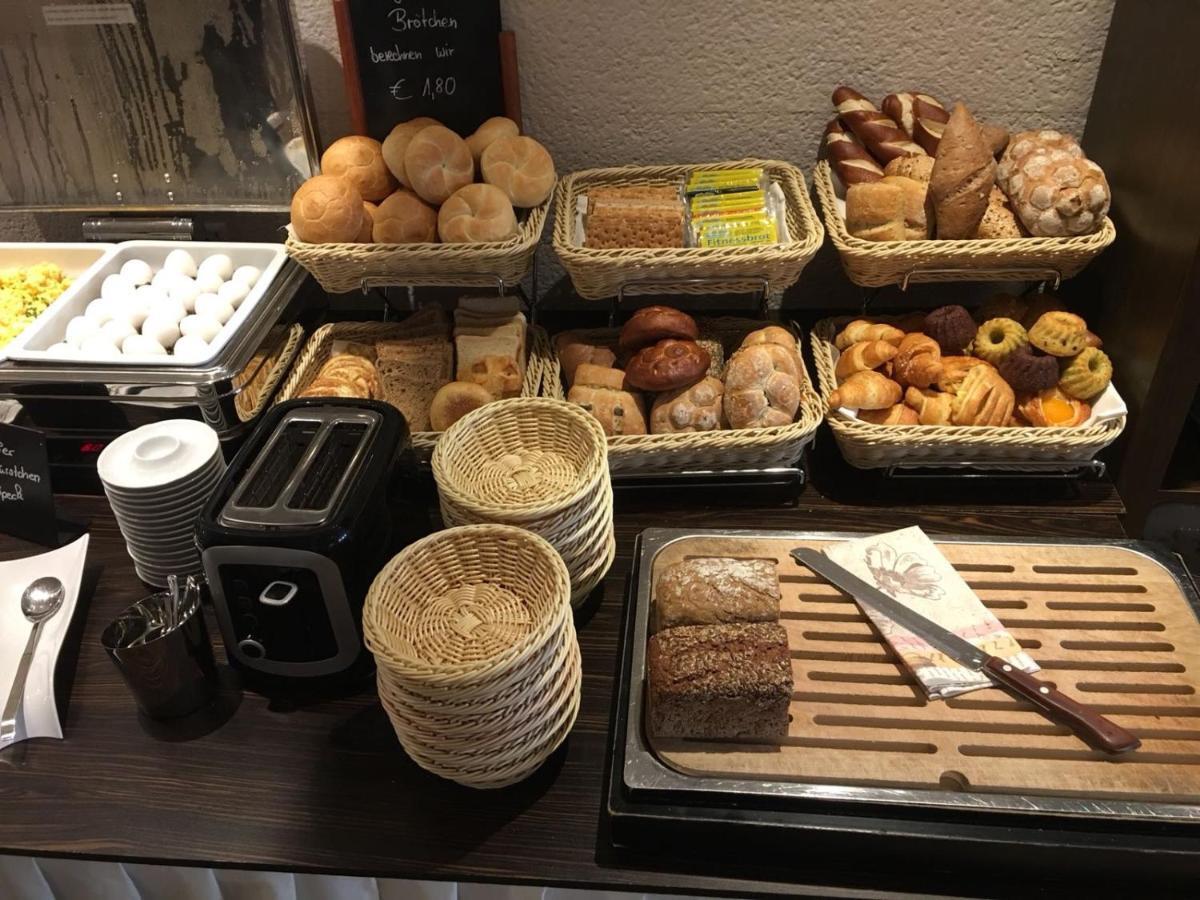 Hotel Ebnet Mutterstadt Eksteriør billede